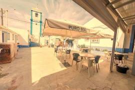 Building with two ground floor buildings, located in Terrugem - Elvas - Alentejo