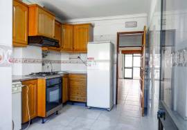 2 Bedroom Apartment with Excellent Location in Alhos Vedros