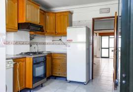 2 Bedroom Apartment with Excellent Location in Alhos Vedros