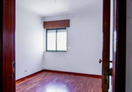 2 Bedroom Apartment with Excellent Location in Alhos Vedros