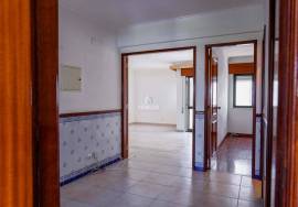 2 Bedroom Apartment with Excellent Location in Alhos Vedros