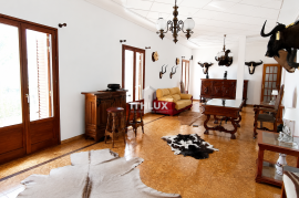Manor house with garage for 3 cars, patio, terraces and multiple suites for sale in Don Benito