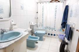 Manor house with garage for 3 cars, patio, terraces and multiple suites for sale in Don Benito