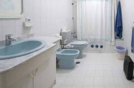 Manor house with garage for 3 cars, patio, terraces and multiple suites for sale in Don Benito