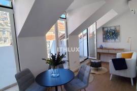 Refurbished 2 Bedrooms with River View near Santa Apolónia