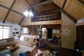 Charming Villa with 2,700 m² of Land and Nature Views | Campos do Jordão