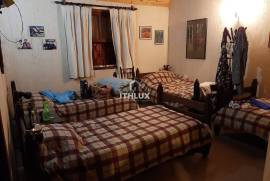 Charming Villa with 2,700 m² of Land and Nature Views | Campos do Jordão