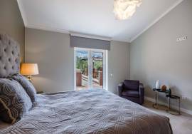 Totally renovated detached 3 bedroom quinta, in 2,760  m² plot. Santa Bárbara de Nexe.