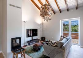 Totally renovated detached 3 bedroom quinta, in 2,760  m² plot. Santa Bárbara de Nexe.
