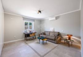 Totally renovated detached 3 bedroom quinta, in 2,760  m² plot. Santa Bárbara de Nexe.