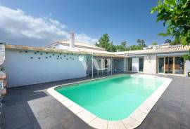 3 Bedroom Villa with Heated Pool and Two Independent Annexes in Vale D'Éguas, Almancil