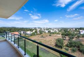 3 Bedroom Apartment with Pool and Large Balconies in Quarteira