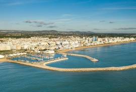 3 Bedroom Apartment with Pool and Large Balconies in Quarteira