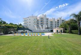 3 Bedroom Apartment with Pool and Large Balconies in Quarteira