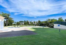 3 Bedroom Apartment with Pool and Large Balconies in Quarteira
