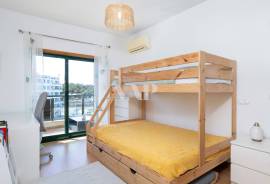 3 Bedroom Apartment with Pool and Large Balconies in Quarteira
