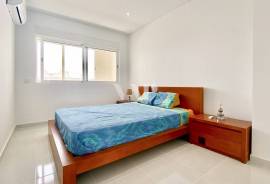 2 bedroom apartment for sale in Quarteira, fully renovated and modern