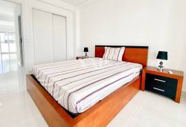 2 bedroom apartment for sale in Quarteira, fully renovated and modern
