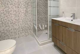 2 bedroom apartment for sale in Quarteira, fully renovated and modern