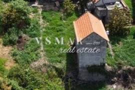 Charming and Versatile Property in Calheta Charming and Versatile Property in Calheta