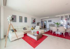 3 bedroom apartment with sea view for sale in Lagos