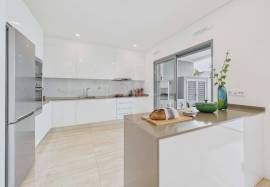 Tavira Centre Contemporary 3 bed Villa with Private Pool & Garden