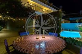 Tavira Centre Contemporary 3 bed Villa with Private Pool & Garden