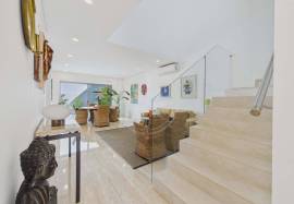 Tavira Centre Contemporary 3 bed Villa with Private Pool & Garden