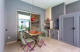 Tavira Centre Contemporary 3 bed Villa with Private Pool & Garden