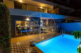 Tavira Centre Contemporary 3 bed Villa with Private Pool & Garden