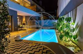 Tavira Centre Contemporary 3 bed Villa with Private Pool & Garden