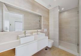 Tavira Centre Contemporary 3 bed Villa with Private Pool & Garden