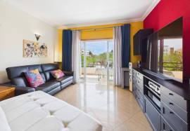 Large 1 bed Tavira apartment with balcony & parking