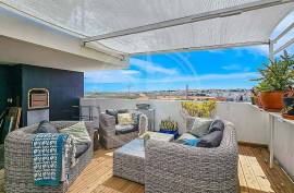 Tavira centre 2 bed penthouse apartment with private 91 m2 rooftop terrace