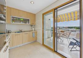 Tavira 2 bedroom top floor apartment with open sea & country views
