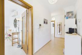 Tavira 2 bedroom top floor apartment with open sea & country views