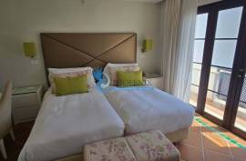 Elegant 2 Bedroom Apartment in the Prestigious Pine Cliffs Resort Algarve