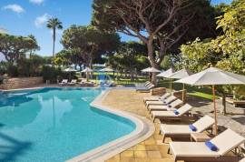 Elegant 2 Bedroom Apartment in the Prestigious Pine Cliffs Resort Algarve