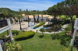 Elegant 2 Bedroom Apartment in the Prestigious Pine Cliffs Resort Algarve