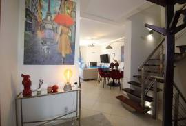 3+2 bedroom semi-detached house with pool and garage located in Vilamoura 3+2 bedroom semi-detached house with pool and garage located in Vilamoura