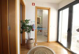 3+2 bedroom semi-detached house with pool and garage located in Vilamoura 3+2 bedroom semi-detached house with pool and garage located in Vilamoura