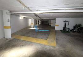 3+2 bedroom semi-detached house with pool and garage located in Vilamoura 3+2 bedroom semi-detached house with pool and garage located in Vilamoura