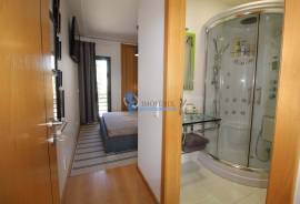 3+2 bedroom semi-detached house with pool and garage located in Vilamoura 3+2 bedroom semi-detached house with pool and garage located in Vilamoura