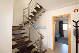 3+2 bedroom semi-detached house with pool and garage located in Vilamoura 3+2 bedroom semi-detached house with pool and garage located in Vilamoura