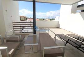 3+2 bedroom semi-detached house with pool and garage located in Vilamoura 3+2 bedroom semi-detached house with pool and garage located in Vilamoura