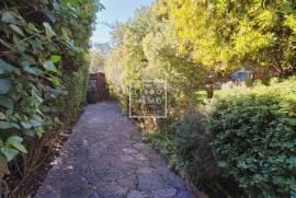 Villa with swimming pool and panoramic views, Restelo, Lisbon