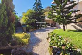 Villa with swimming pool and panoramic views, Restelo, Lisbon