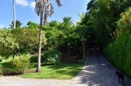Private, Easy-Care Lifestyle Private, Easy-Care Lifestyle