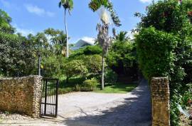 Private, Easy-Care Lifestyle Private, Easy-Care Lifestyle