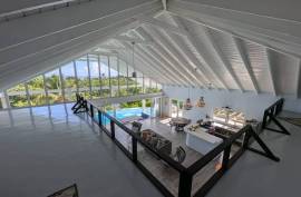 Private, Easy-Care Lifestyle Private, Easy-Care Lifestyle